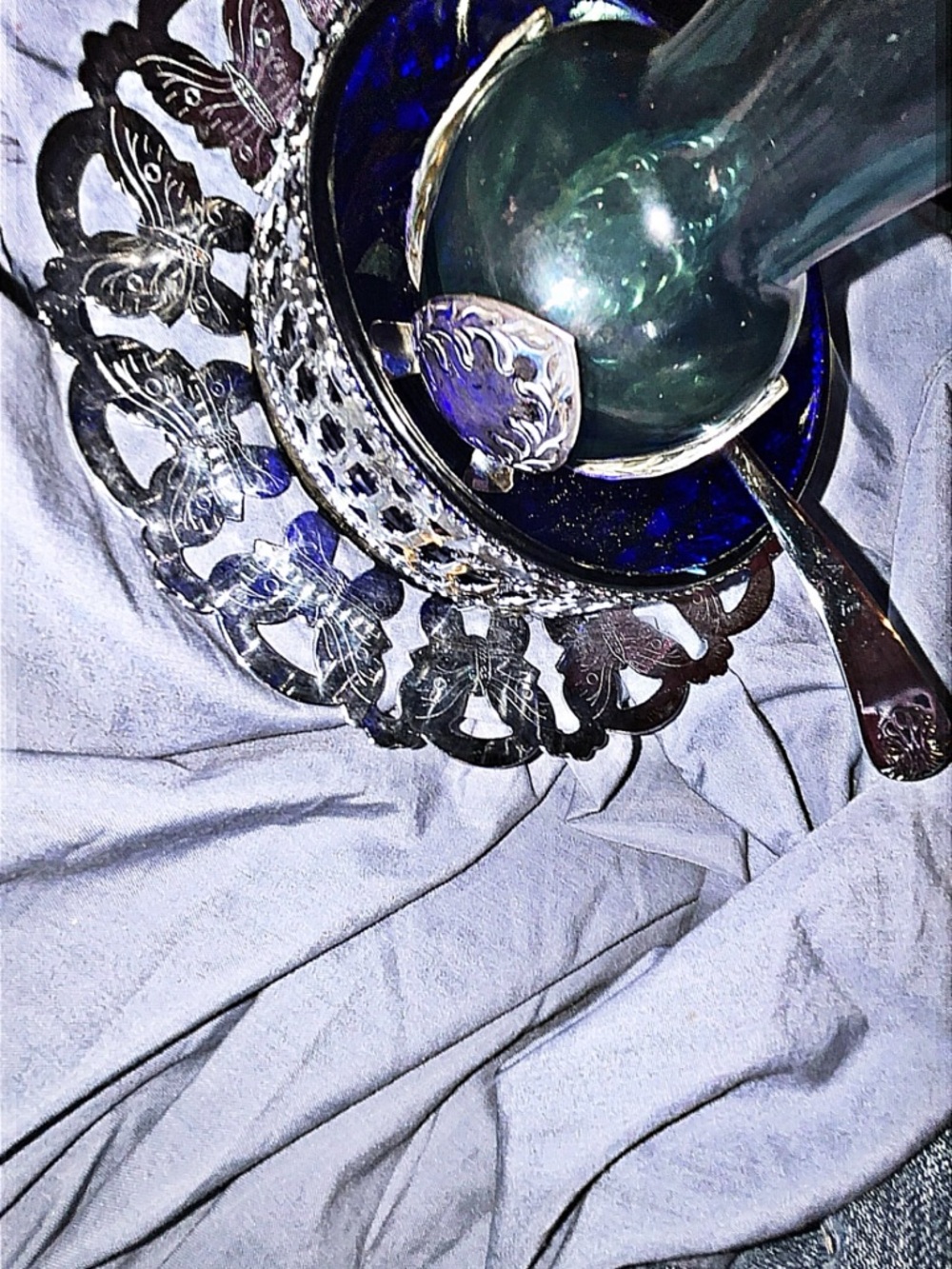 Decorative Glass Vase with Silver-Tone Filigree Tray - Blue/Green